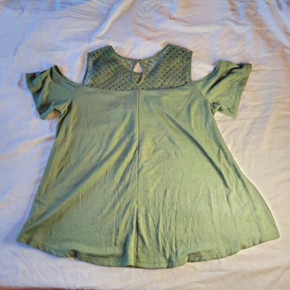 No Comment Plus, Open Shoulder, Light Green Shirt Size 1X - Picture 5 of 7